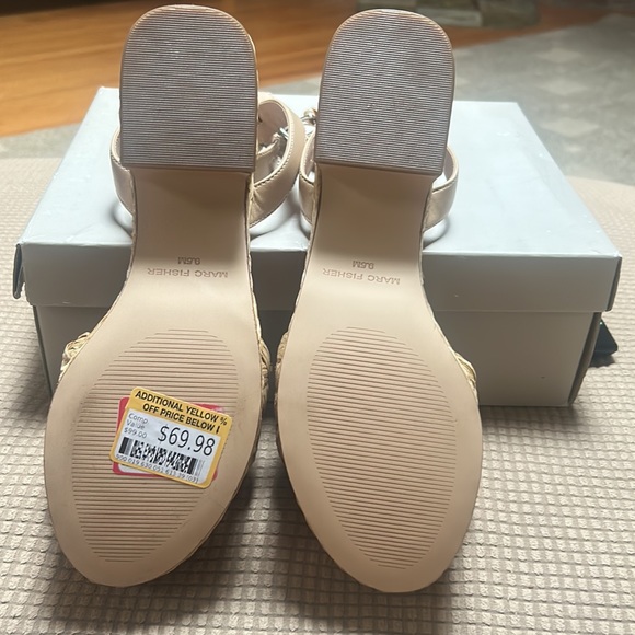 Marc Fisher platform wedge - Picture 3 of 4